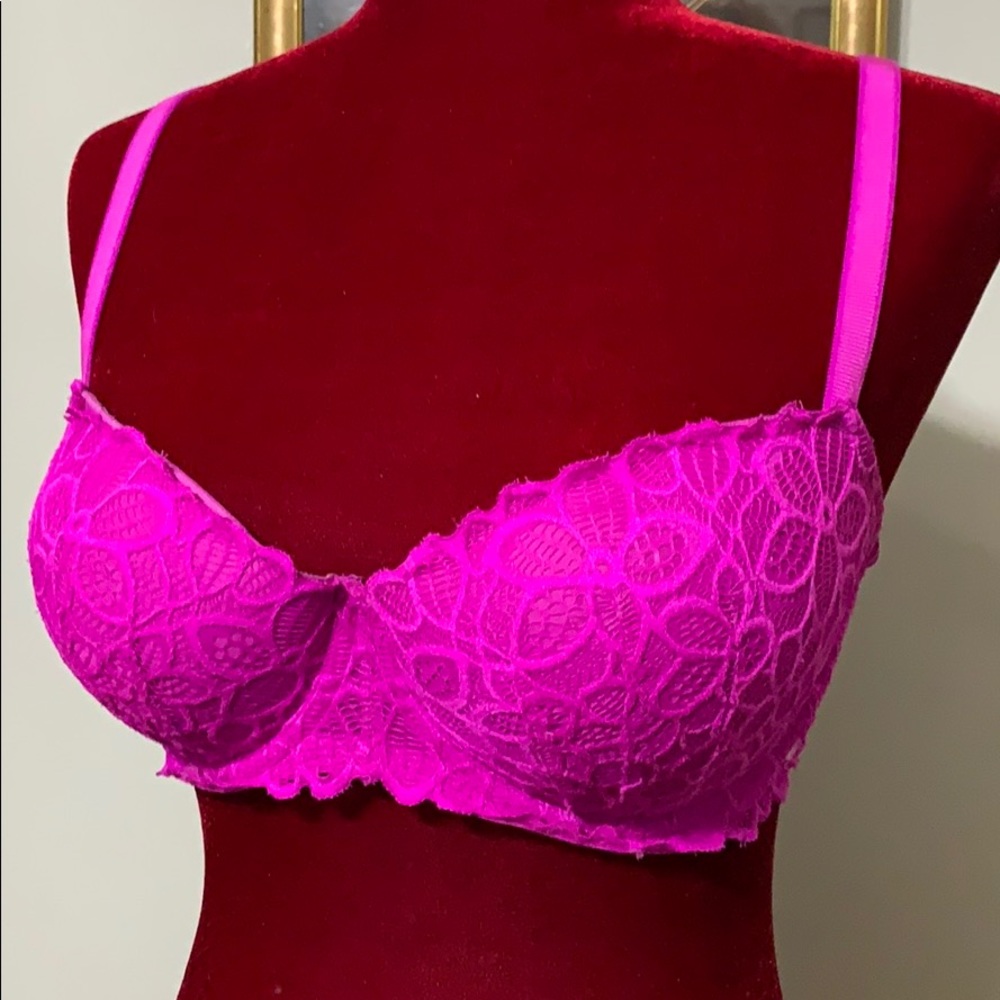 PINK Victoria’s Secret bra